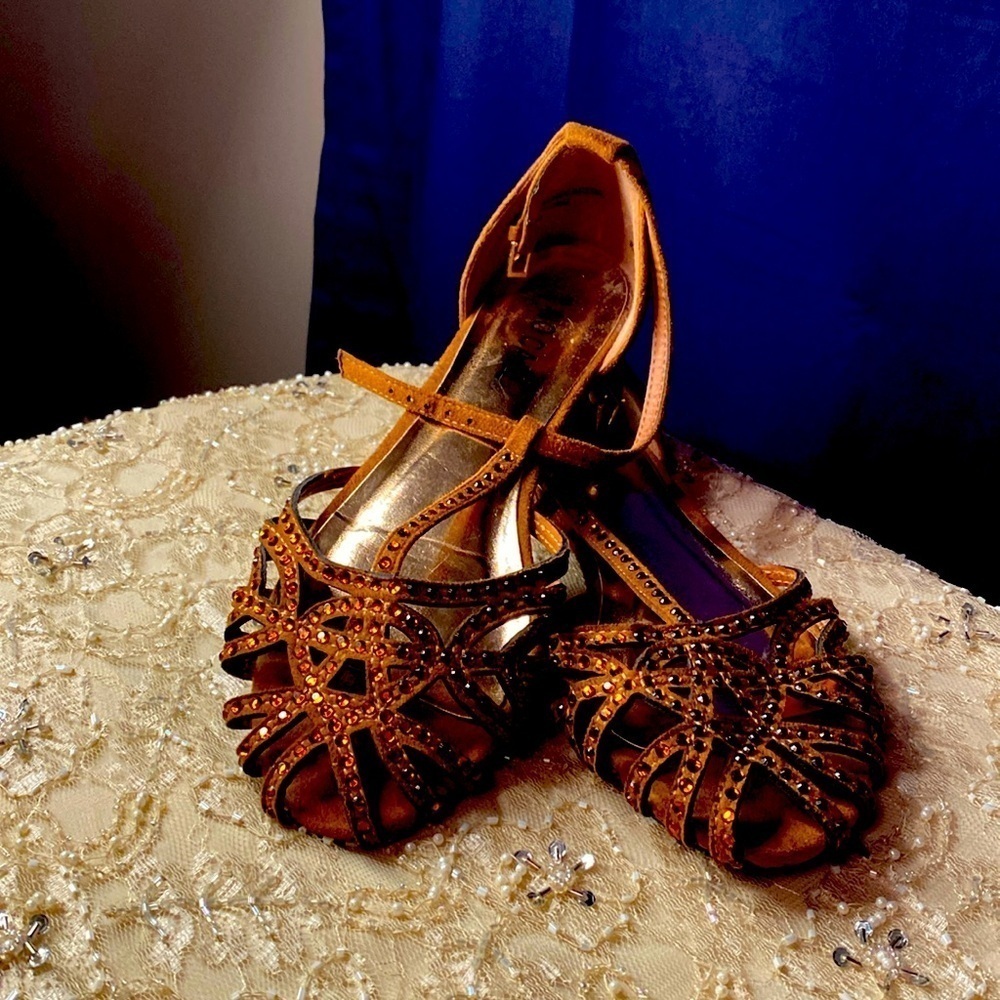 Penny Copper here she comes…. These flats are hot. Ladies 8 1/2 W…..by No Call